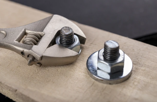 Standarddelar i rostfritt stål låst tillstånd och lösningar